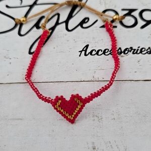 Miyuki Red Heart Adjustable JearBracelet with Gold Accent